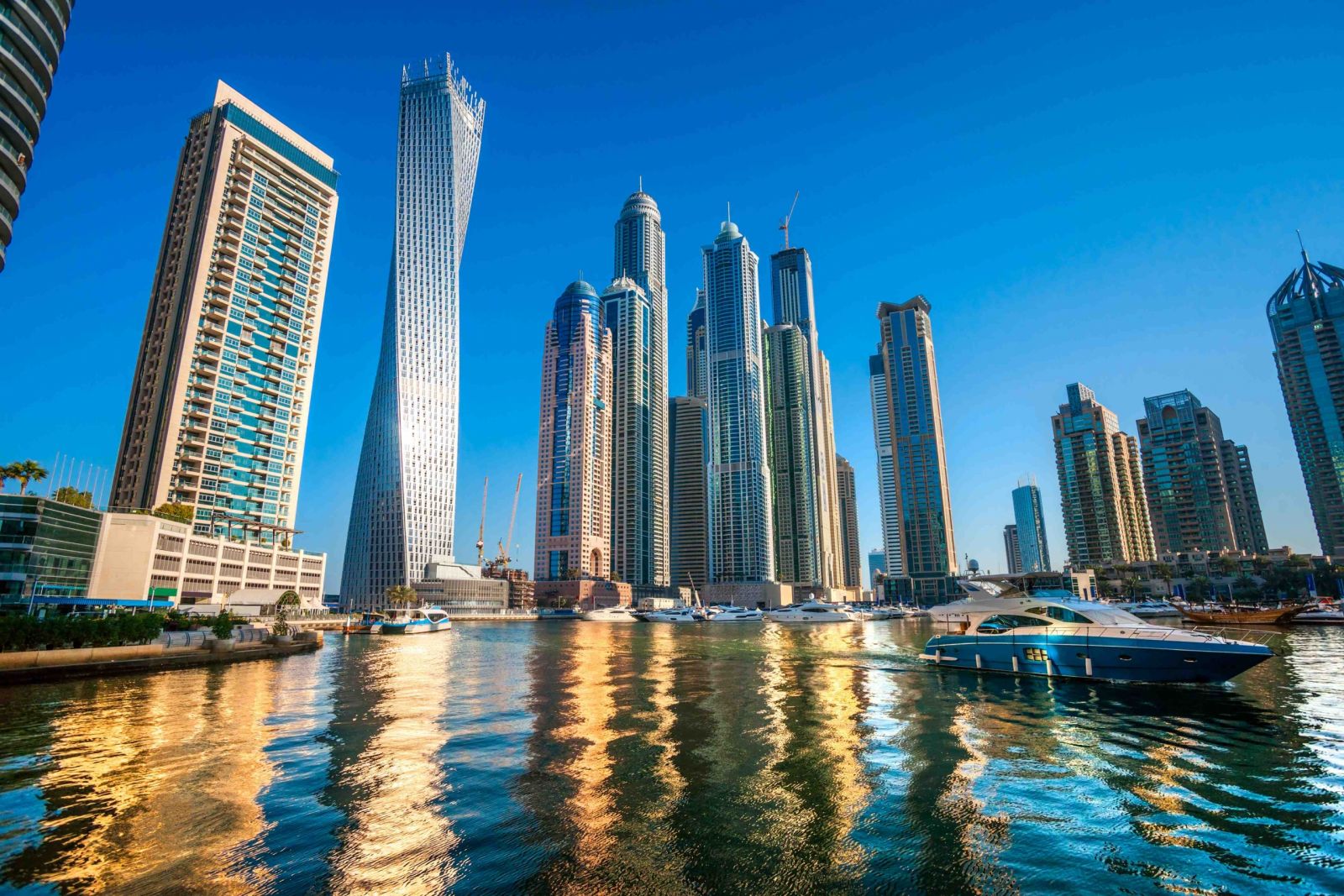 الإمارات تطبق تأشيرة الدخول الطارئ سبتمبر القادم